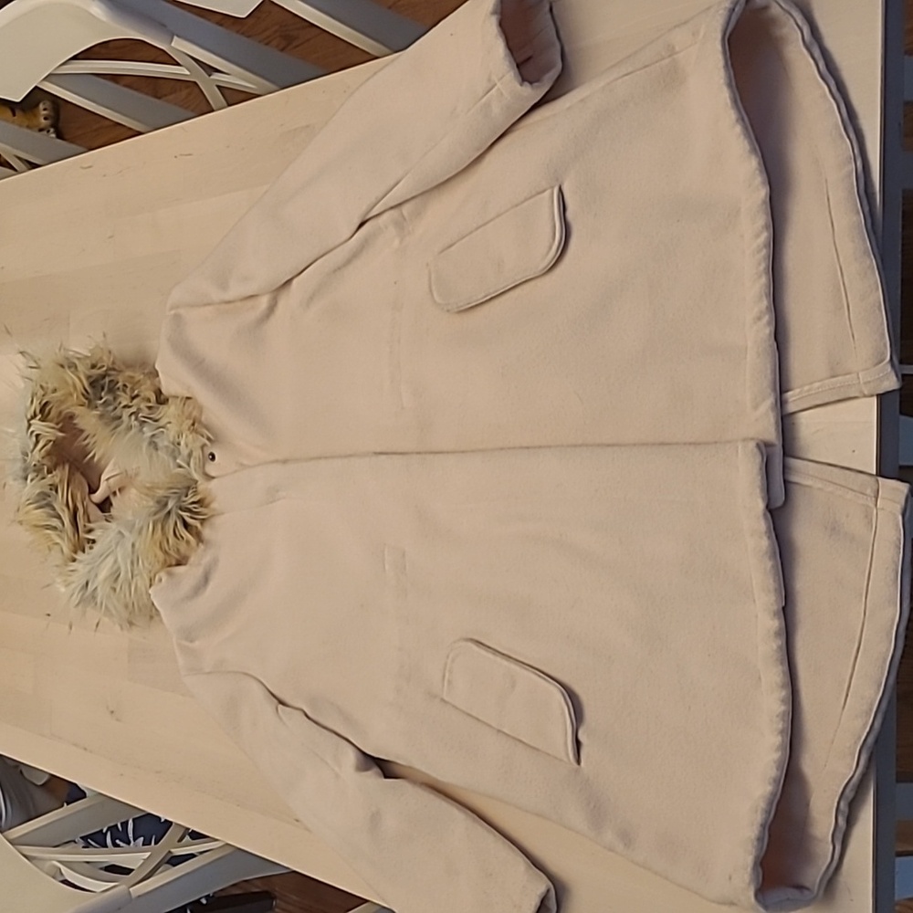 EUC BB Dakota Cream Faux Fur Hood Snap Front Closure Jacket